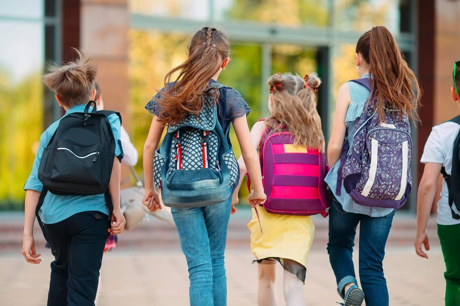 Terug naar school: voorkom nek- en schouderklachten met deze tips